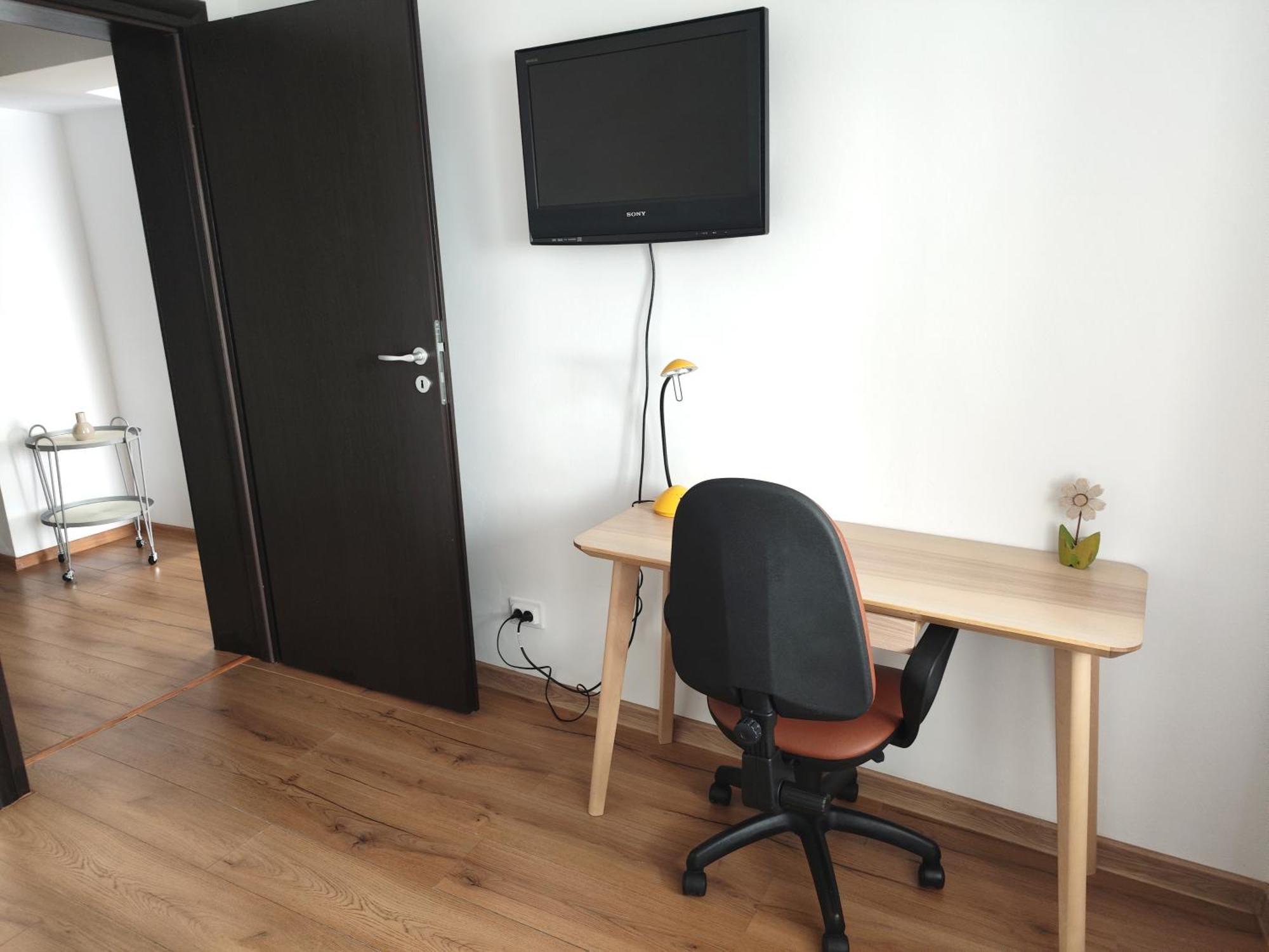 בוקרשט Platinum Apartment - Apartament Cu 3 Camere, 2 Dormitoare, 2 Bai, Bucatarie Complet Utilata, 2 Balcoane מראה חיצוני תמונה